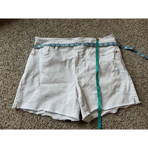 Dear John white denim Jean shorts, Size 31 - Picture 6 of 10